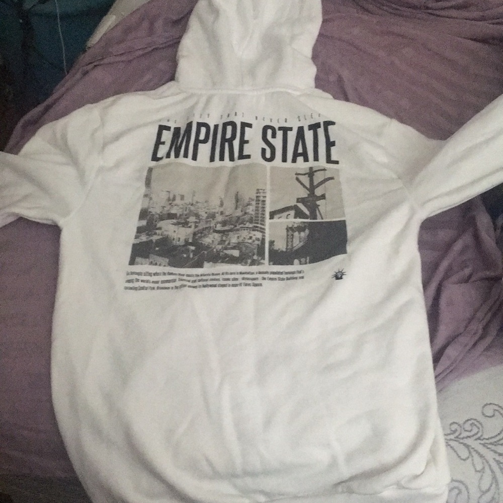 Sweater - Picture 1 of 2